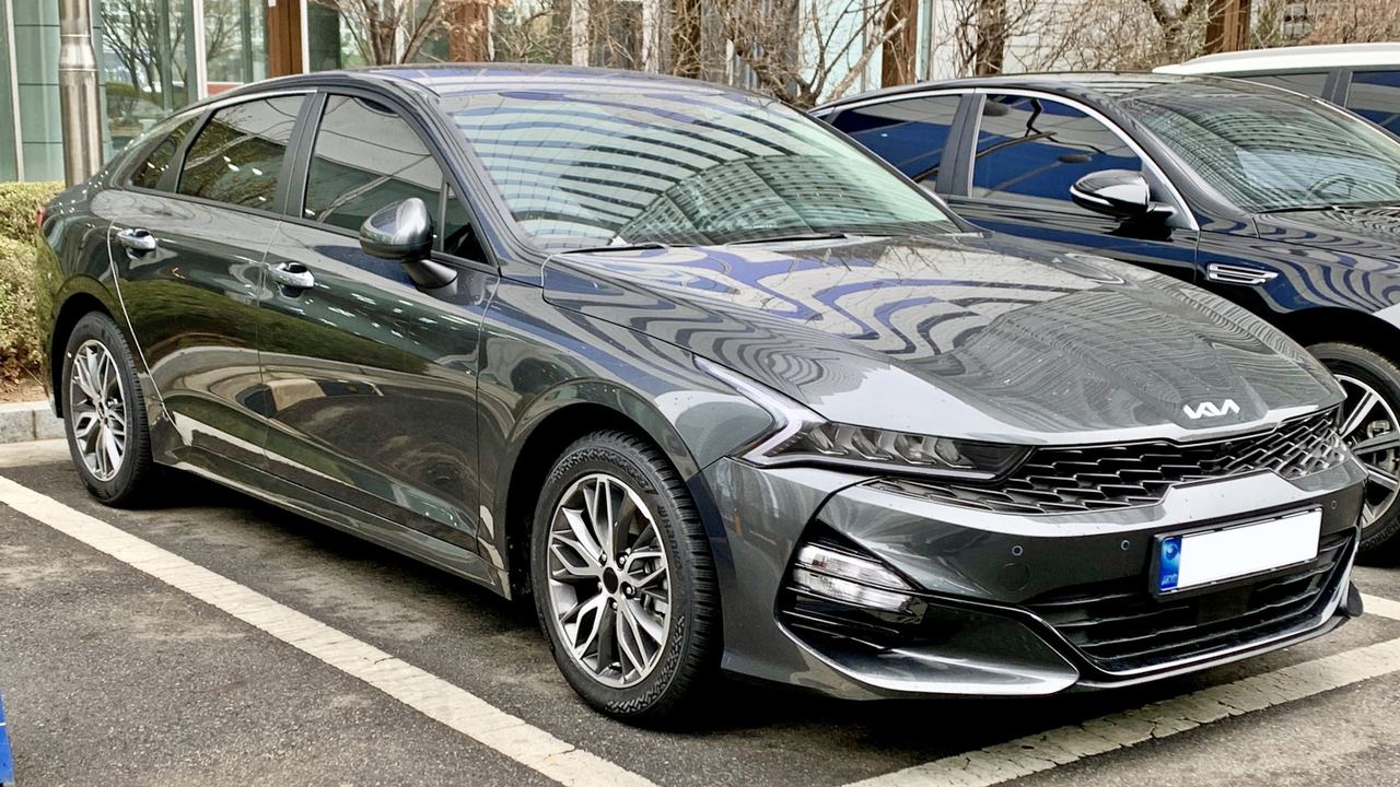 Русификация Kia K5 в Вологде